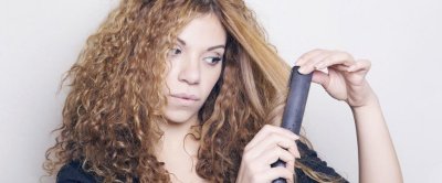Укладка волос для кудрявых волос: средства и способы выполнения с фото