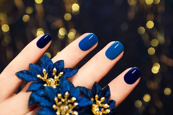 дизайн ногтей под синее платье